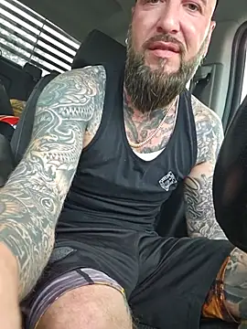Beardedtattood: онлайн-секс-чат
