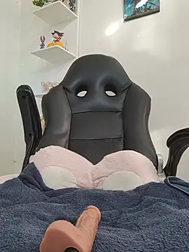 --Kenia Adlı Modelin Canlı XXX Sohbeti
