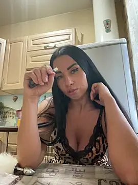 CrazzyChicks' Live XXX Chat