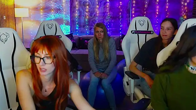 Evelyn054's Live XXX Chat