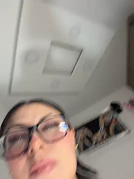 linatarens' Live XXX Chat
