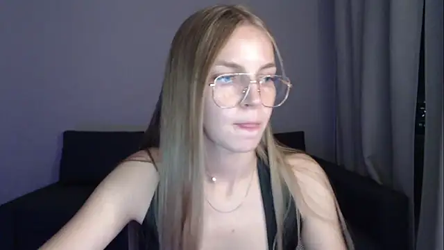 HitGyrln Live XXX chat