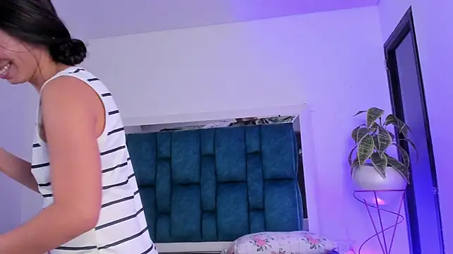 Emma_collins01 live XXX chat