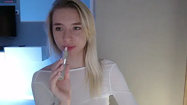 Živý XXX chat Emily_Hartt