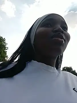 Živý XXX chat EbonyBabe020
