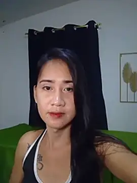 Webkamerová show SkinnyYuriBigCOCK