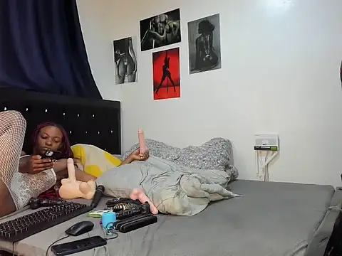 kinkykikie élő XXX-chatje