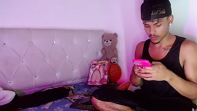Angel_foxc13 élő XXX-chatje