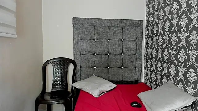 Boys_Curlys_ Adlı Modelin Canlı XXX Sohbeti