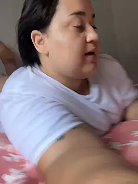 Chat +18 de yesmiia ao vivo