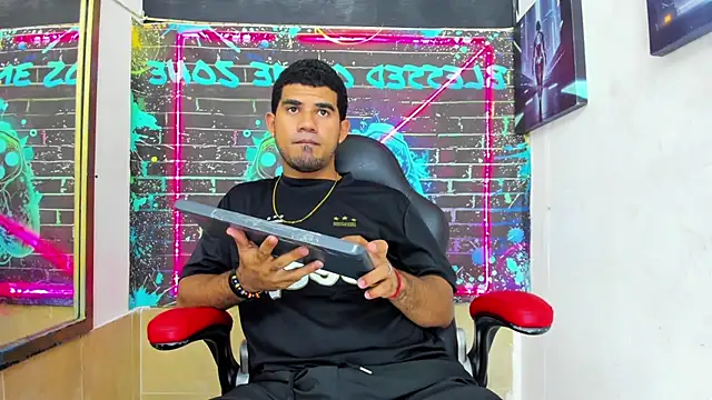 Latins_on_fire's Webcam Show