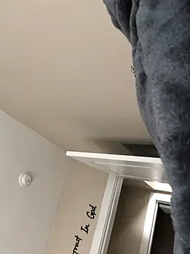 theprettysoles' Live XXX Chat