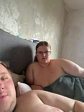 CurvyPaar2: онлайн-секс-чат