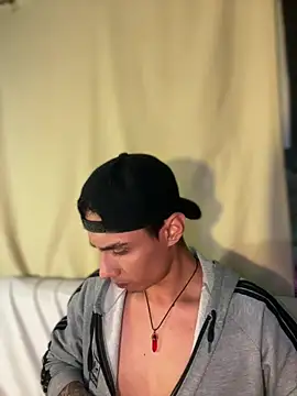 XXX chat uživo modela BoysLatin2026