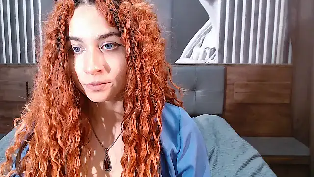 AdrianaCutes' Live XXX Chat