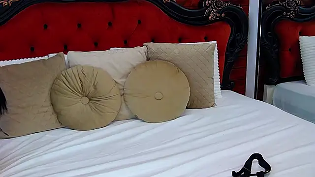 SuzanneKer1 Chat XXX live