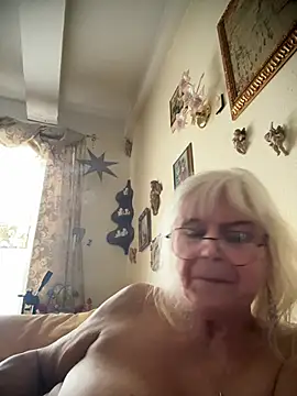 HotGrandma70's Live XXX Chat