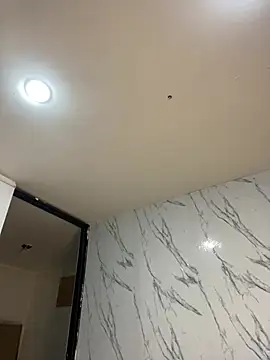 Val12777 Adlı Modelin Canlı XXX Sohbeti