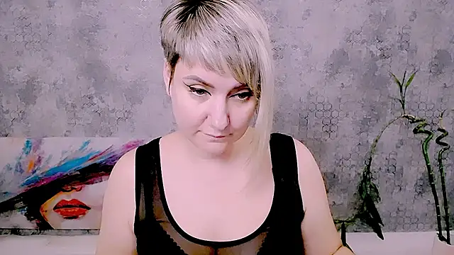 Djullia Chat XXX in diretta