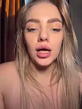 HugeBoobsAlice's Live XXX Chat