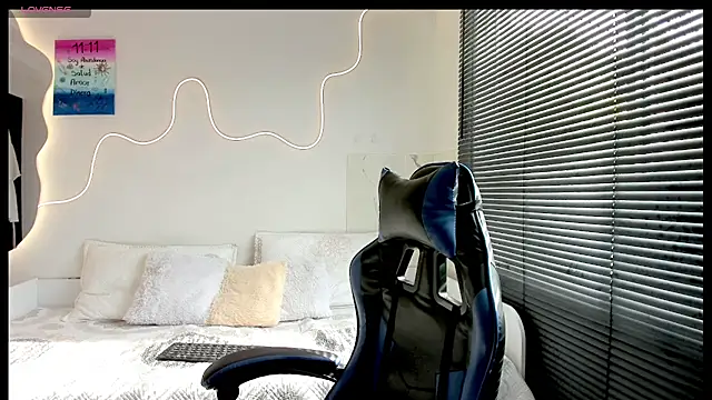 melly_whatson Chat XXX in diretta