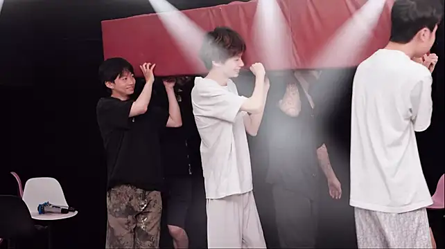 แชท XXX สดของ Chenyong123