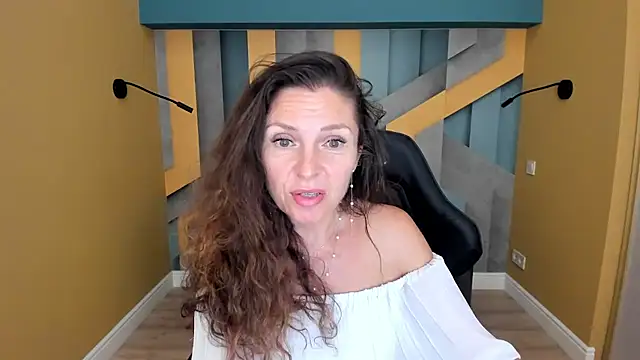 EllaLong Chat XXX in diretta
