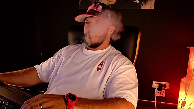 AngeloEric Chat XXX live