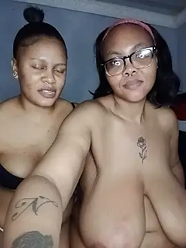 ShantelBootyBoobs Webcamshow