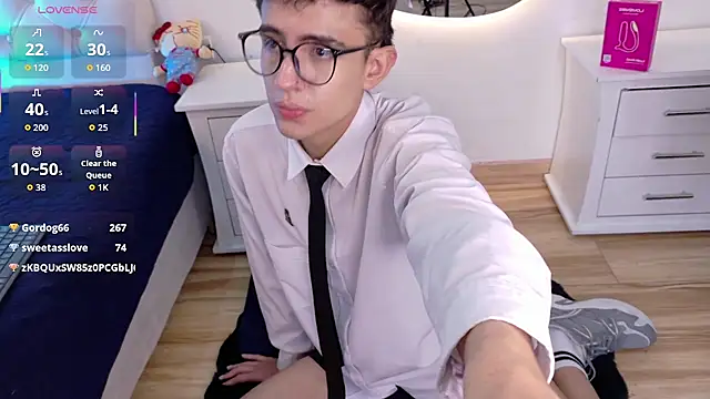 Eithan__wolf live XXX chat