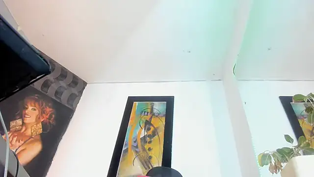 Eyleen_Santos élő XXX-chatje