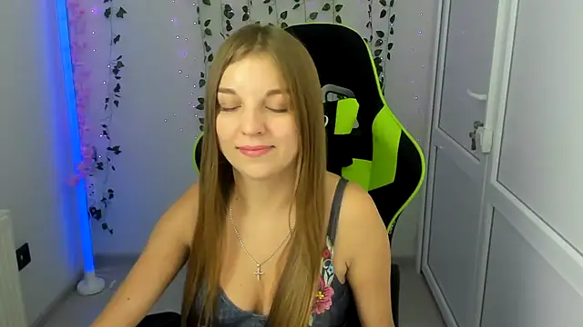 LuckyKinsley Live XXX-chat