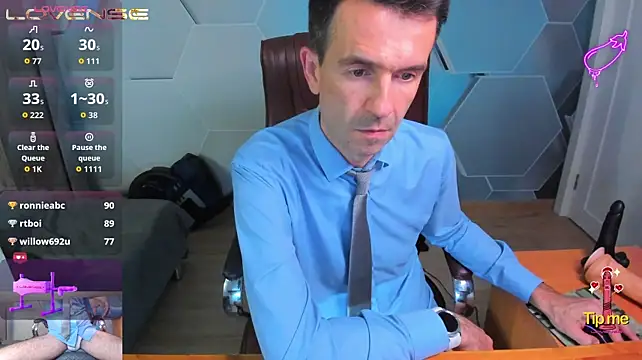 SteveTiger live XXX chat