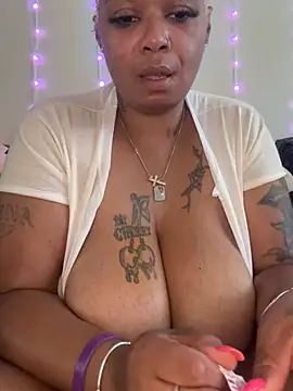 Chatroom XXX en direct de BIGCUMSHOW35