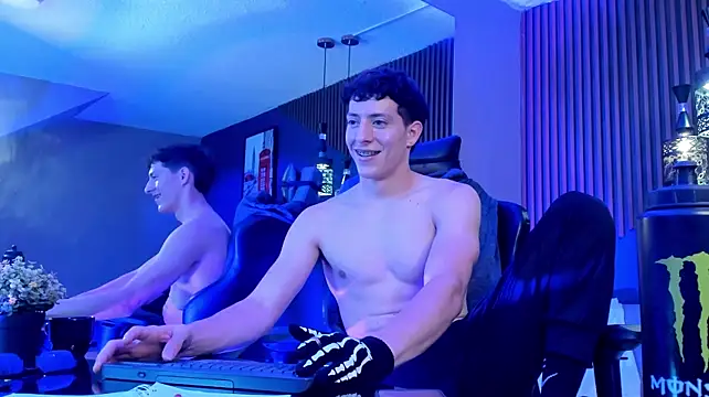 TheGhostforeeonss Live XXX-chat