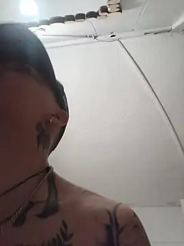 AlphaMasterXxx Chat XXX live