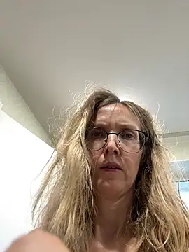 MollyStory XXX чат на живо