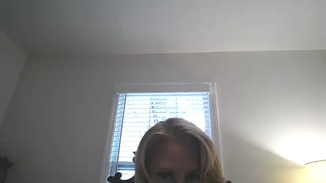 hotblondemilf1962's Live XXX Chat