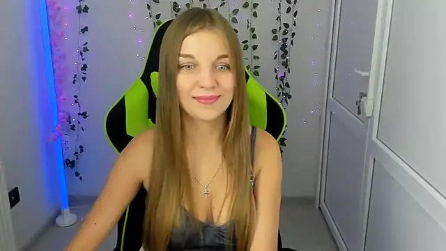 LuckyKinsley Chat XXX in diretta