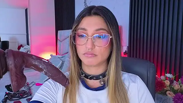 Chat +18 de Gabrielakassi ao vivo