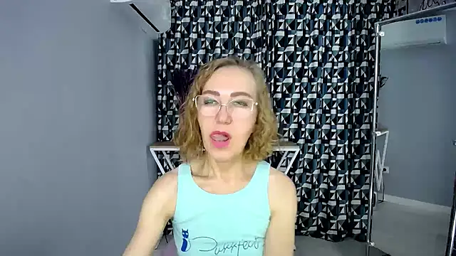 queen_a_n_i's Live XXX Chat