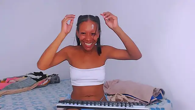 monserrath_bitch_naughtyn Live XXX chat