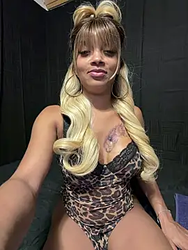 Rakiyahcharms Adlı Modelin Canlı XXX Sohbeti