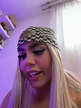 Tyra_malkovaa Live XXX-chat
