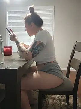 HollyTattoo's Webcam Show