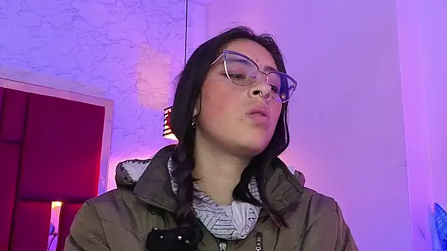 moon_winyn Live XXX chat