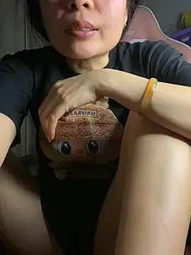 Ivy_Trix2 – Naživo XXX chat