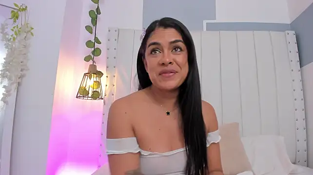 Chat +18 de hannah_gray ao vivo