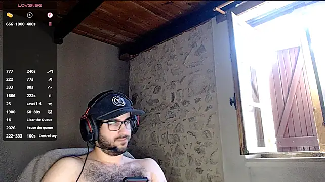 young_bear06n Live XXX chat