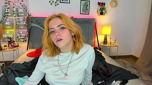 XXX chat uživo modela DellaRows